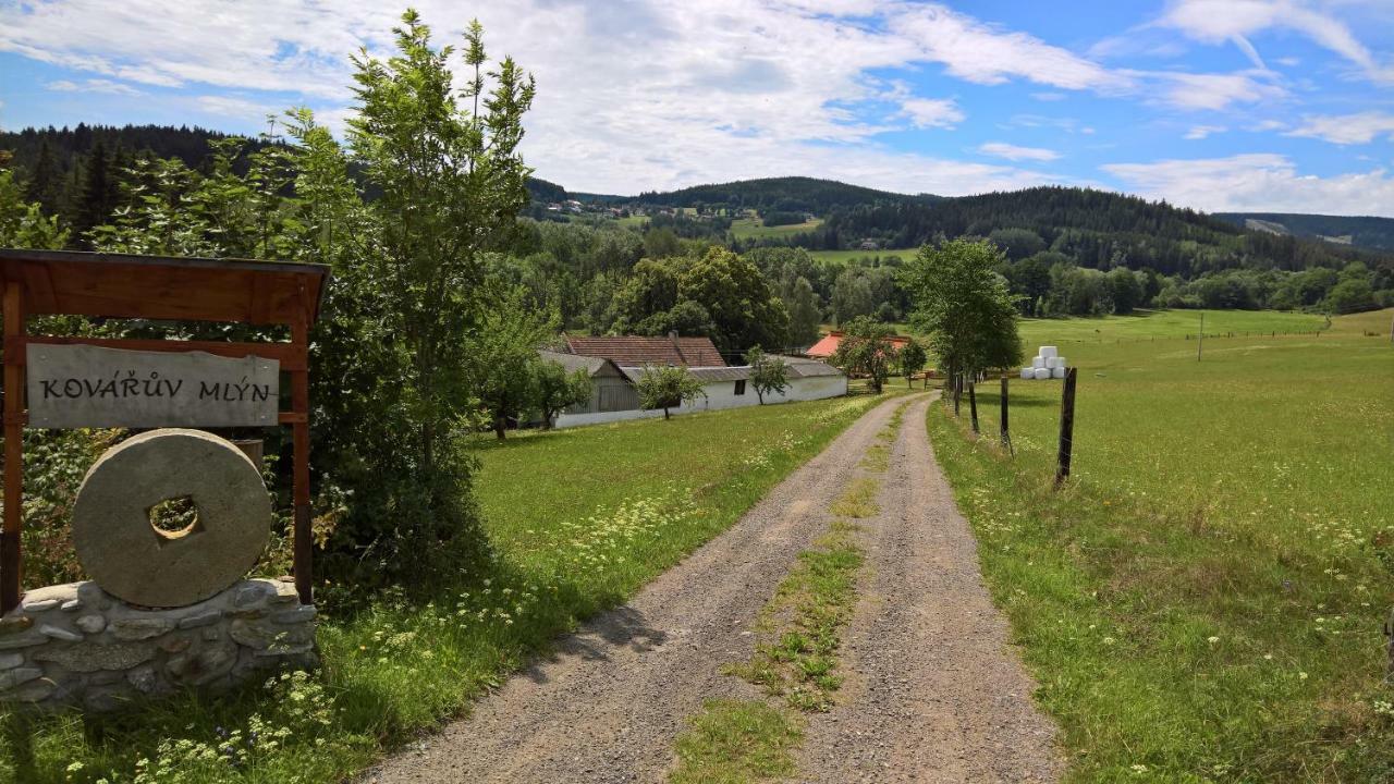 Kovaruv Mlyn Lejlighed Stachy Eksteriør billede